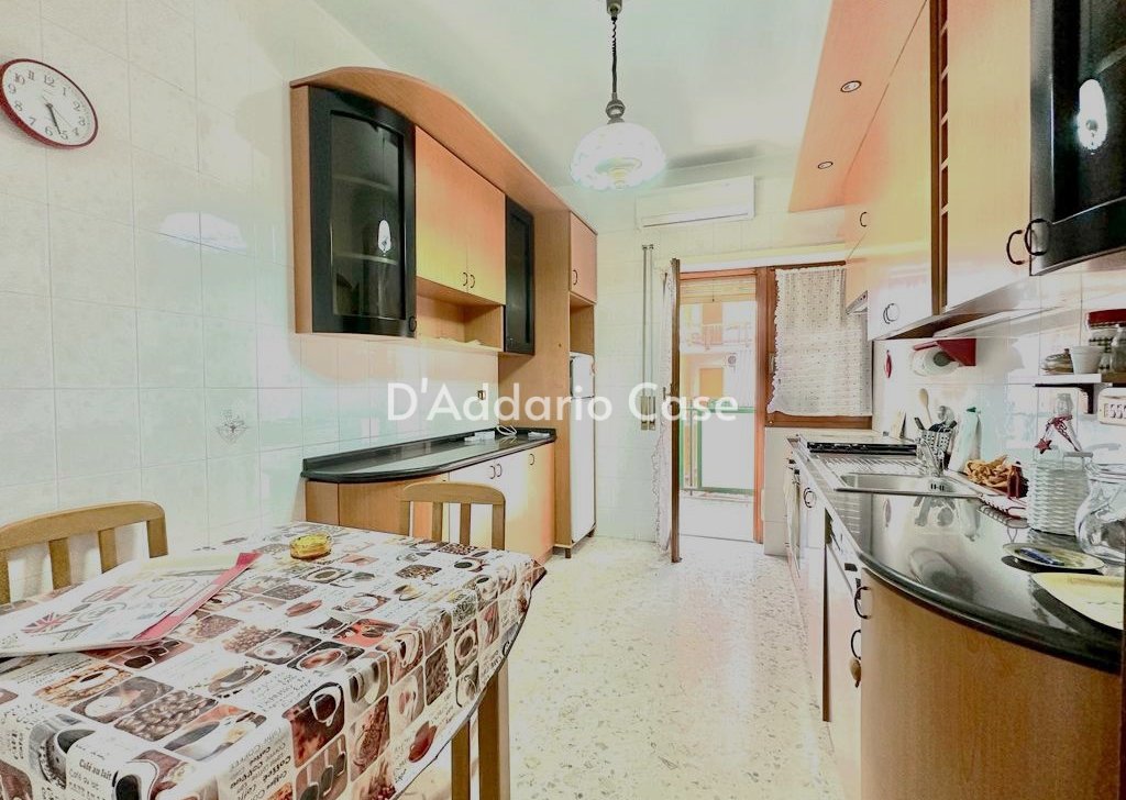Sale Two Room Apartments Taranto - LARGE TWO-ROOM APARTMENT VIA EMILIA Locality 