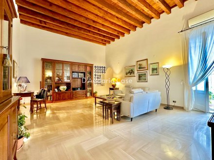 Prestigious multi-room apartment in Corso Umberto