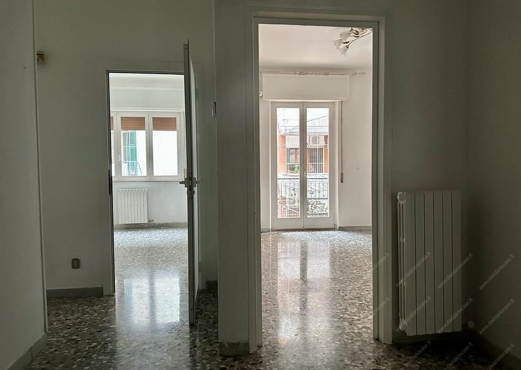 Vendita Appartamenti Trivani Taranto - TRE VANI VIA MARCO PACUVIO Località Trecarrare/Battisti