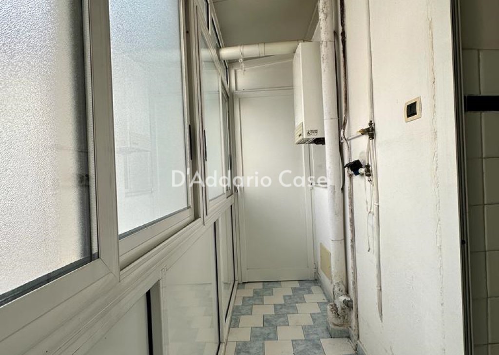Vendita Appartamenti Trivani Taranto - VIA OBERDAN - AMPIO 3 VANI Località Borgo