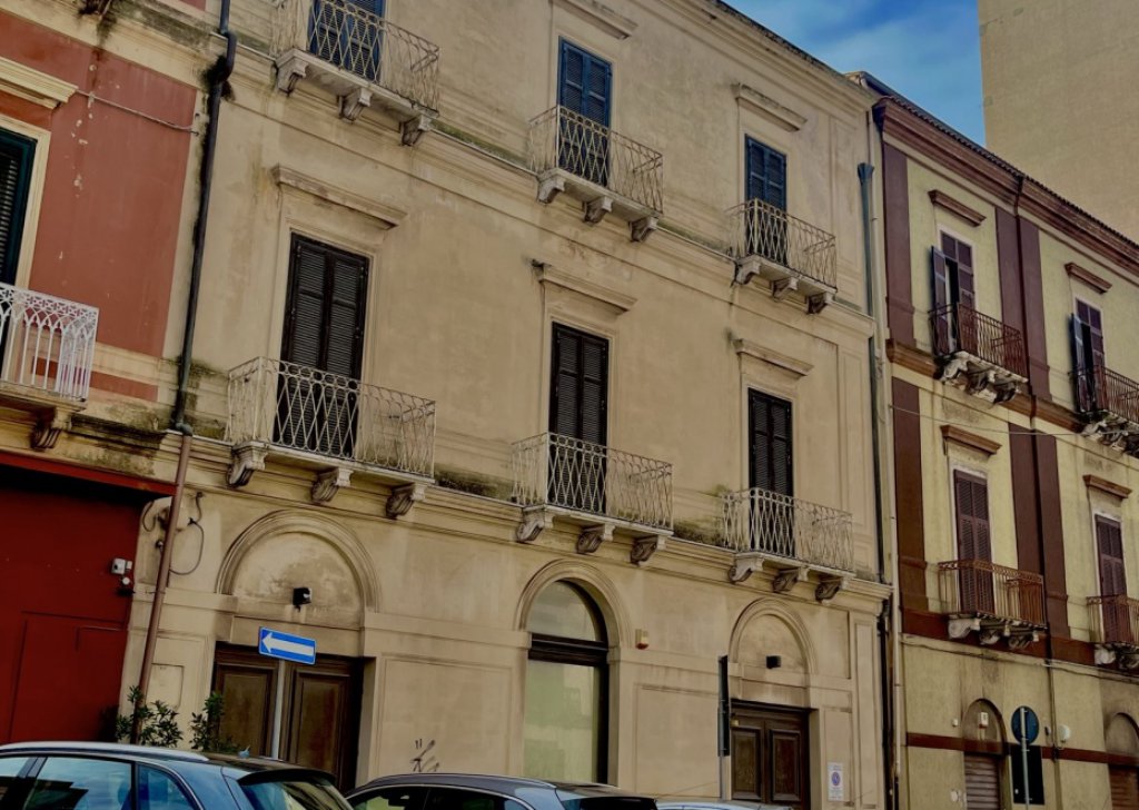 Vendita Immobili di Prestigio Taranto - INTERO STABILE D'EPOCA Località Borgo