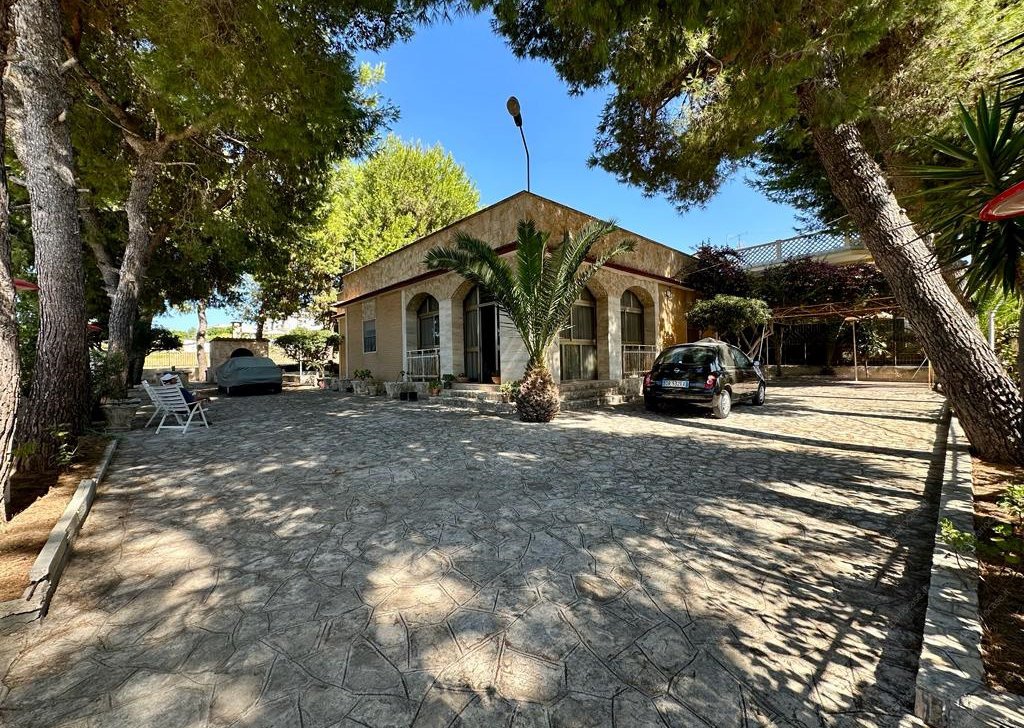 Sale Detached Villas Pulsano - VILLA-MARINA DI PULSANO-FRENCH RIVIERA Locality 