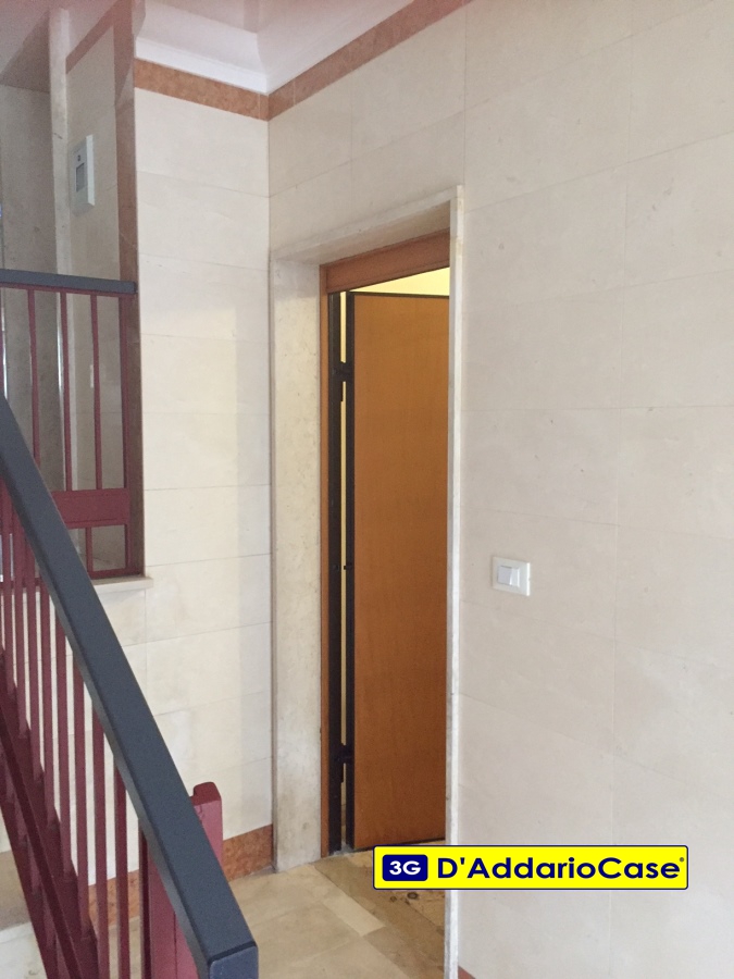 Negozio - Loc.Com. TARANTO affitto  Italia/Montegranaro  D